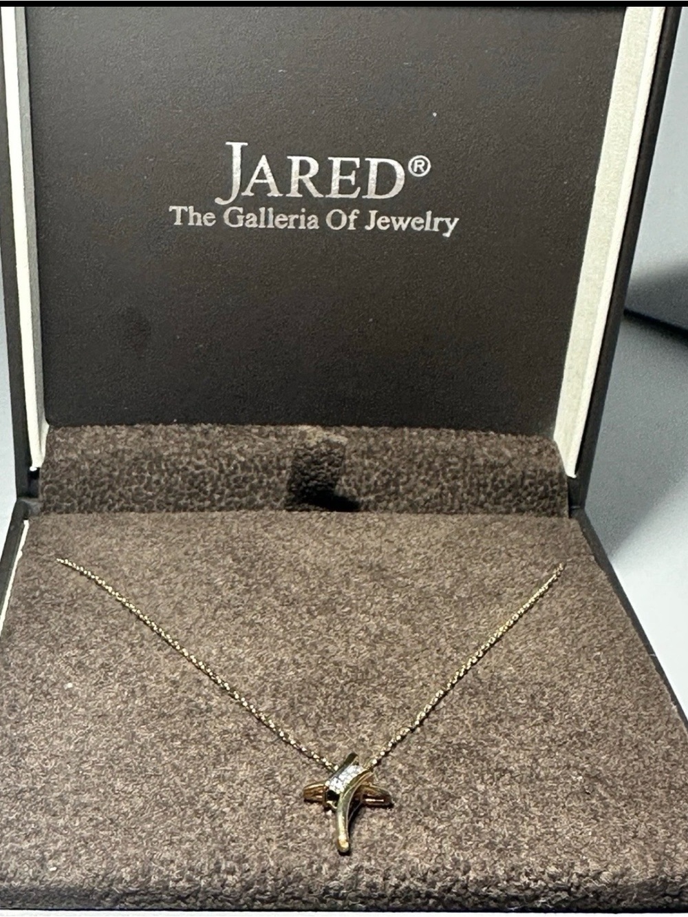 Jared 10K Yellow Gold Diamond Cross Pendant Necklace Cable Chain Lobster
